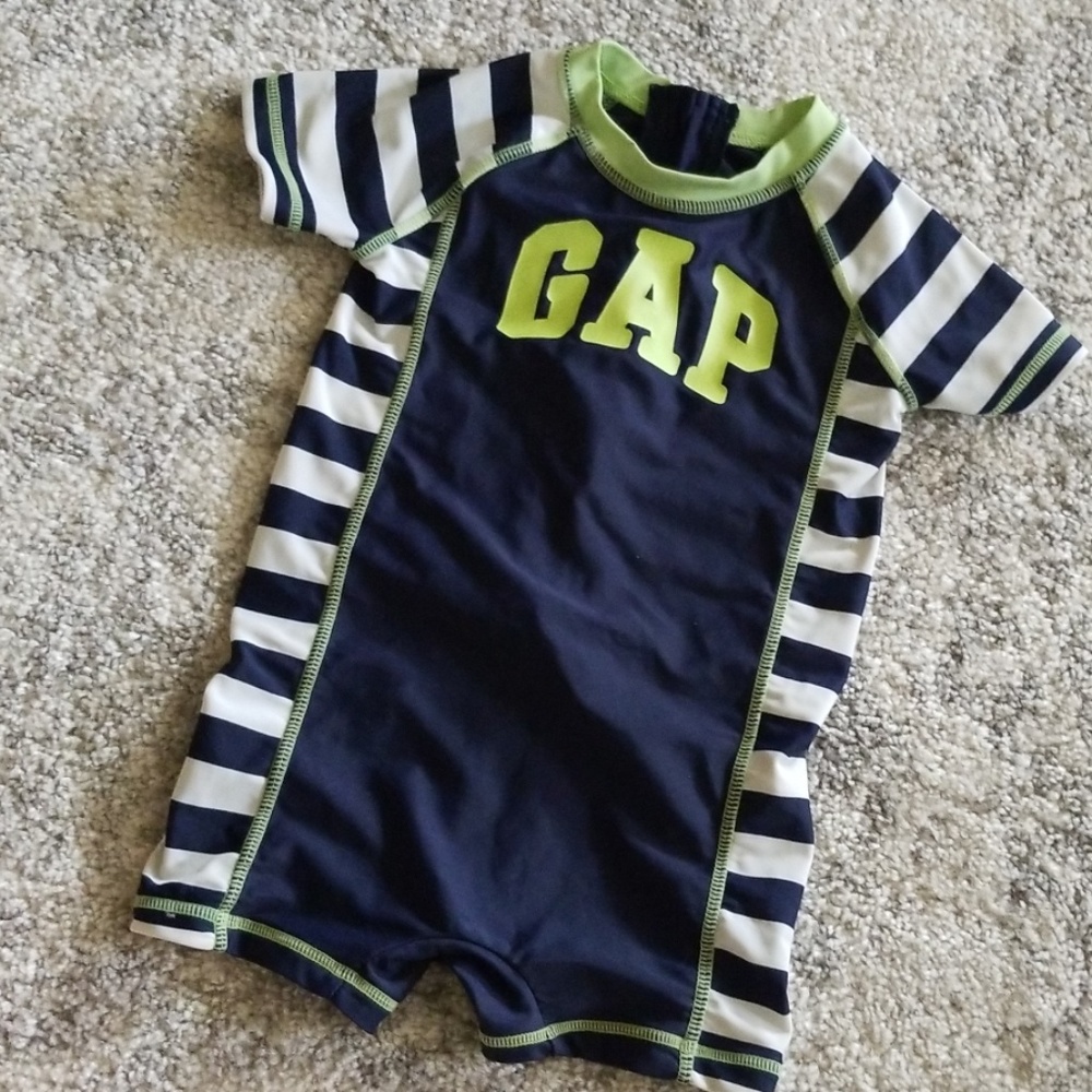 ⚘4 for $24⚘Gap one piece swim suit rash guard suit